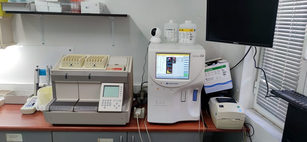 Ιατρός Παντελής Αναγνωστόπουλος στο εργαστήριο